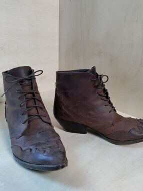 details Brand brown leather Heeled Boots made in Spain